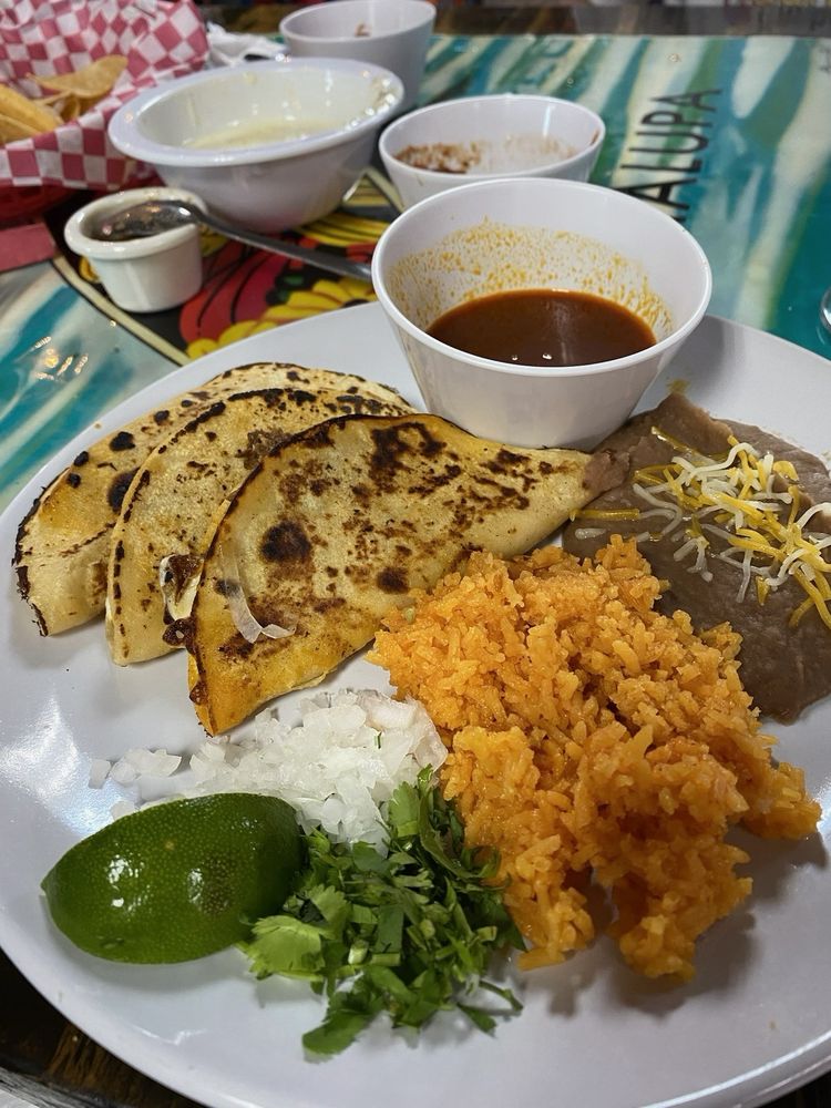 Matas Lunchbox Taqueria