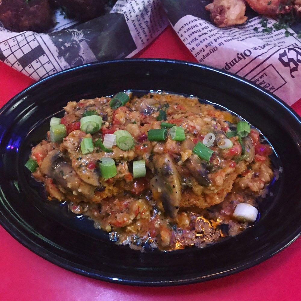 Ollie's Juke Joint & Cafe Southern plates and live-music vibe